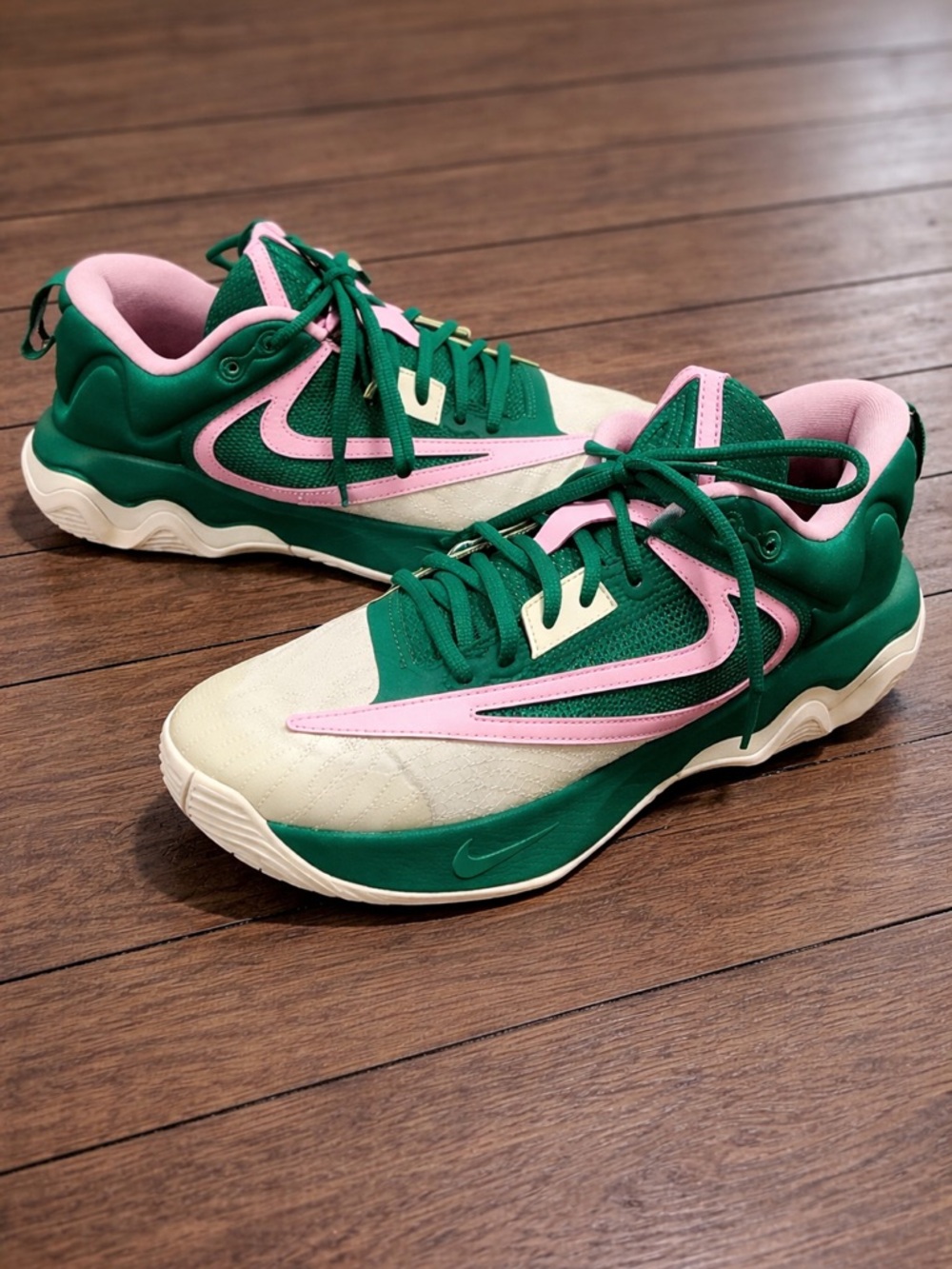 Nike‎ Giannis Immortality 3 Green Pink Coconut Milk Size 9.5 Basketball Sneakers